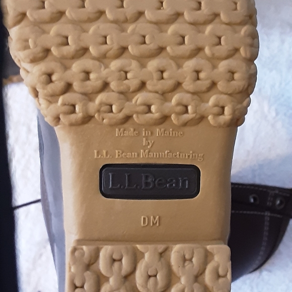 L.L. Bean womens size 7 lined duck boots - Picture 7 of 12